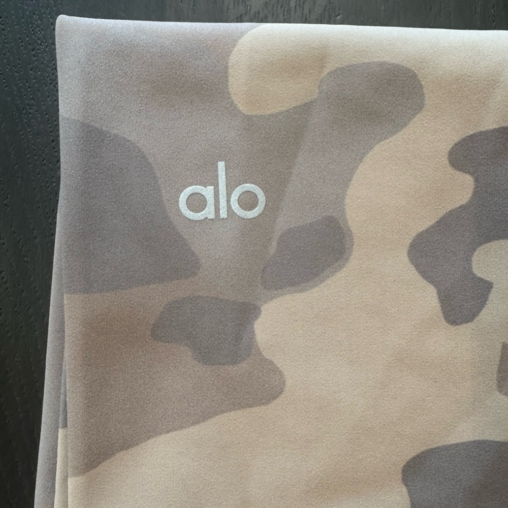 Ali High Waisted Vapor Legging in Putty Camo - Picture 8 of 9